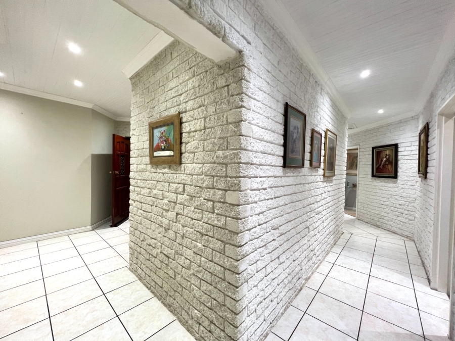 4 Bedroom Property for Sale in Walmer Downs Eastern Cape